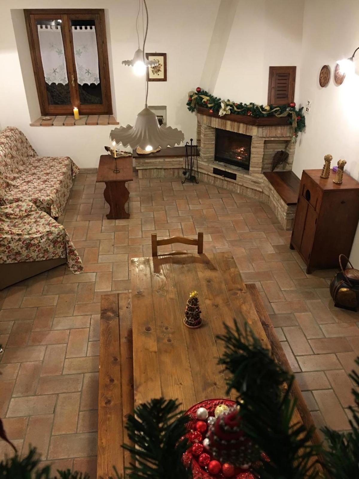 Agriturismo Casa Del Nonno Valfabbrica 外观 照片