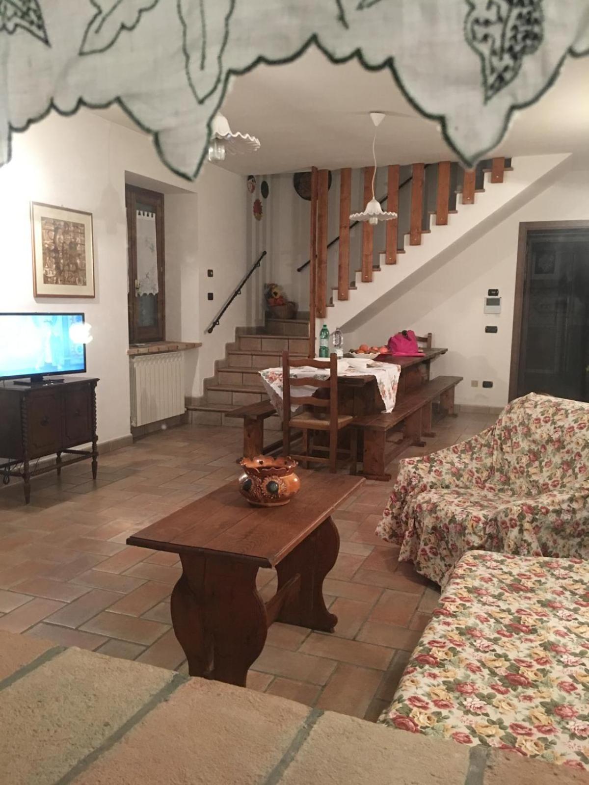 Agriturismo Casa Del Nonno Valfabbrica 外观 照片